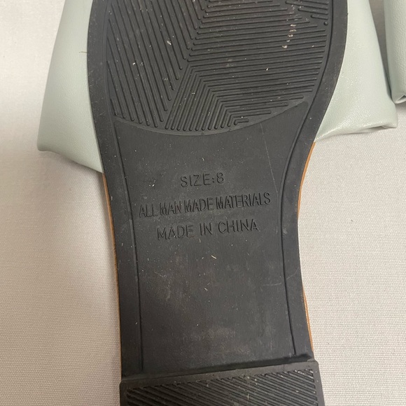 Light blue ruffle slides - Picture 4 of 4